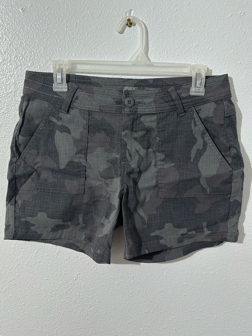 NWT PrAna Olivia Gravel Camo Hike Trail Shorts Womens Sz 8 5" Inseam 97% Nylon